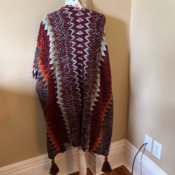 Colorful Crochet Patterned Ruana in Maroon - Picture 8 of 15